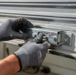 découvrez les erreurs courantes à éviter lors de la pose d'une serrure pour volet roulant afin d'assurer sécurité et durabilité.